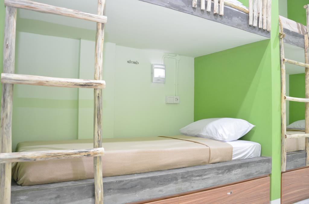 The Eco-Living Hostel Denpasar Habitación foto