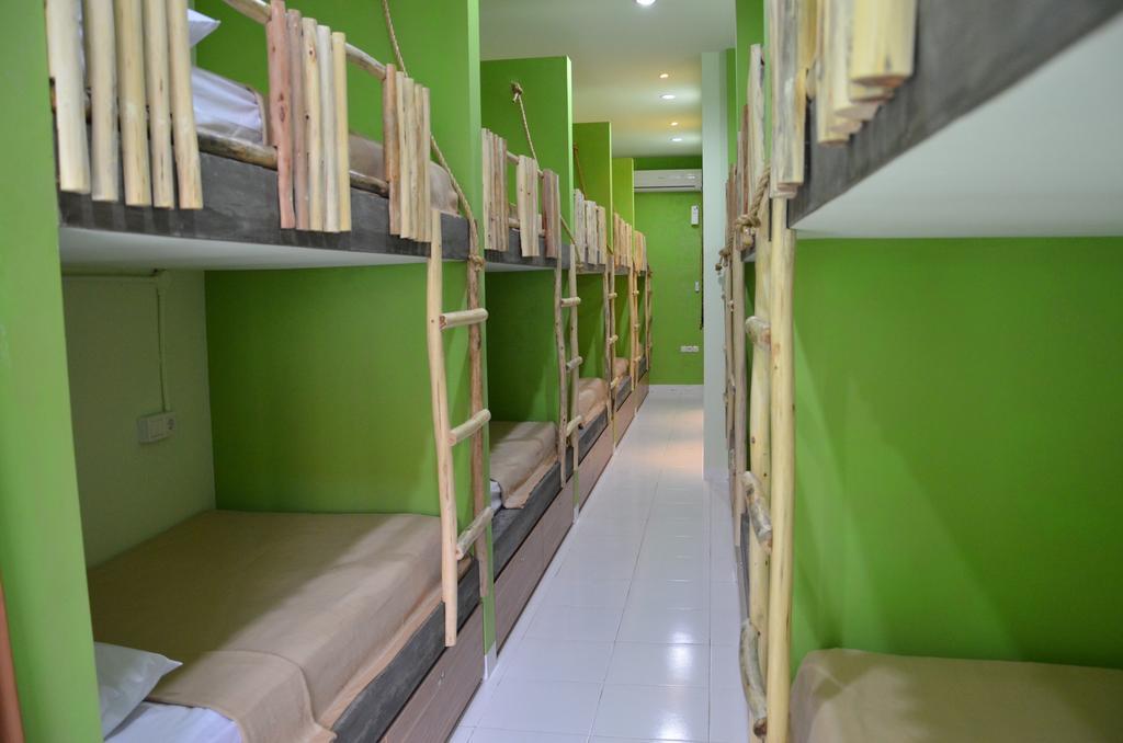 The Eco-Living Hostel Denpasar Exterior foto