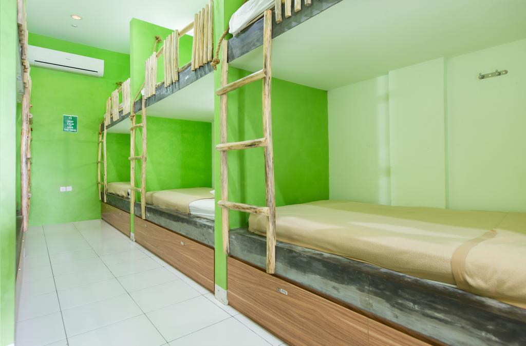 The Eco-Living Hostel Denpasar Exterior foto