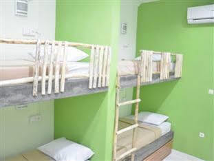 The Eco-Living Hostel Denpasar Exterior foto